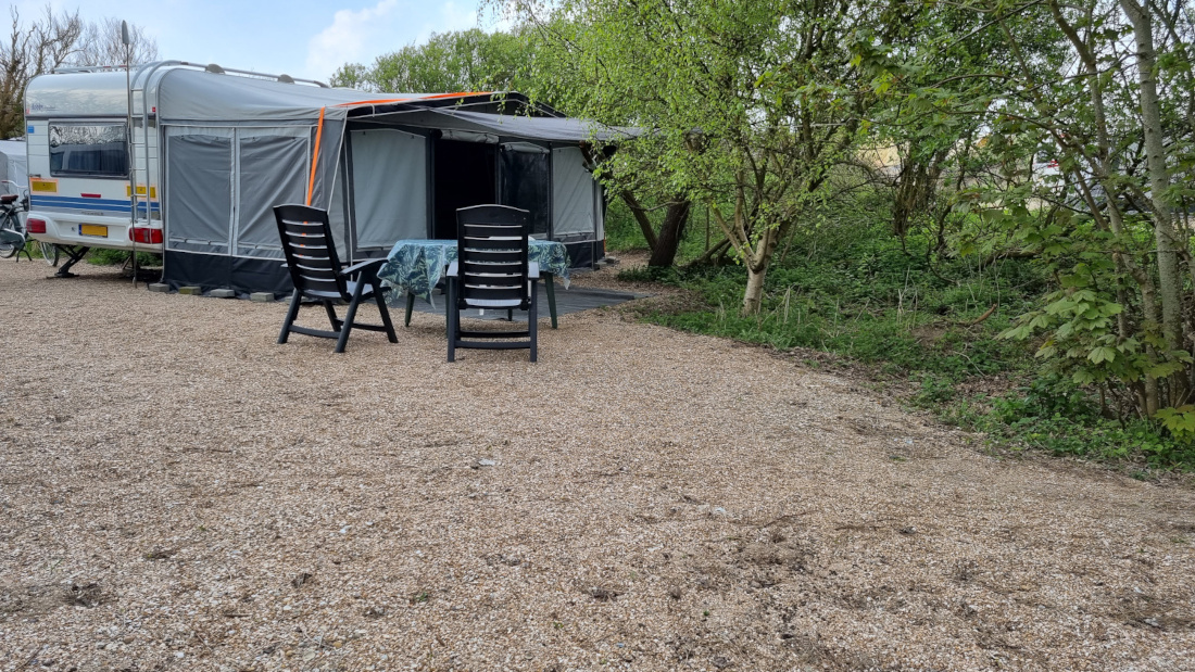 Buiten ruimte met zitplek